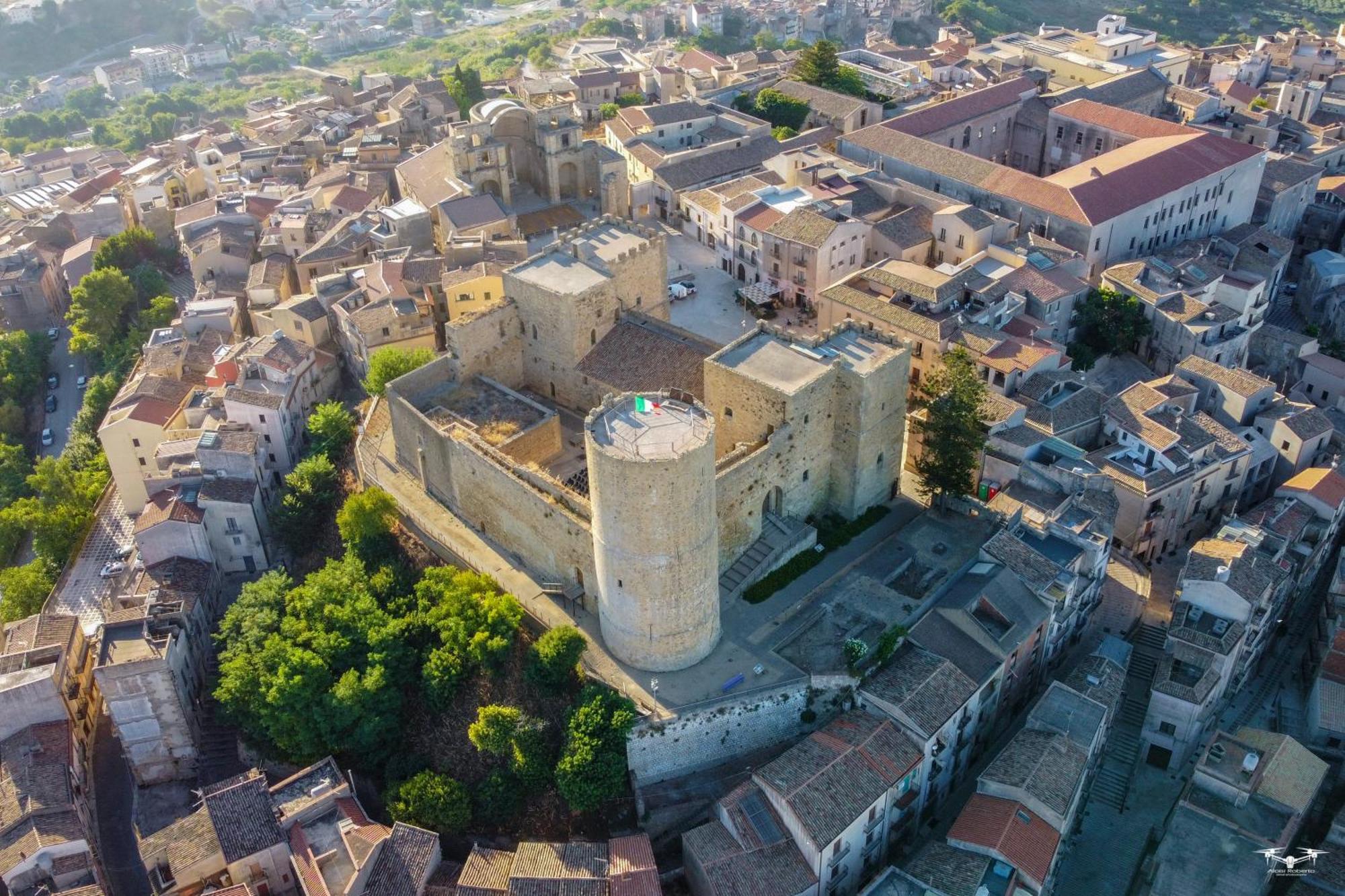 Holiday Home Castle Salemi - Casa Vacanze المظهر الخارجي الصورة